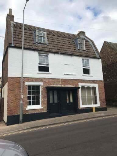 The Beehive, Ground Floor Apartment In Norfolk, No Shared Amenities Downham Market Exterior photo