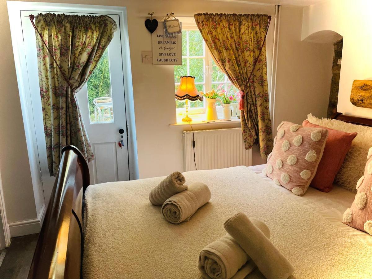The Beehive, Ground Floor Apartment In Norfolk, No Shared Amenities Downham Market Exterior photo